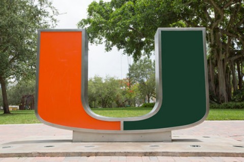 u symbol statue on campus